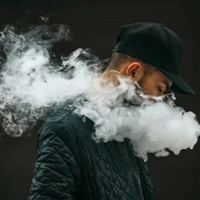 ما الذي يحتوي عليه سائل السجائر الإلكترونية Vape؟