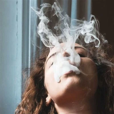ماذا يحدث لرئتيك بعد التدخين الإلكتروني؟