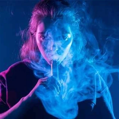 ما هي الحالات الناجحة لصناعة السجائر الإلكترونية في التكيف مع اللوائح التنظيمية؟